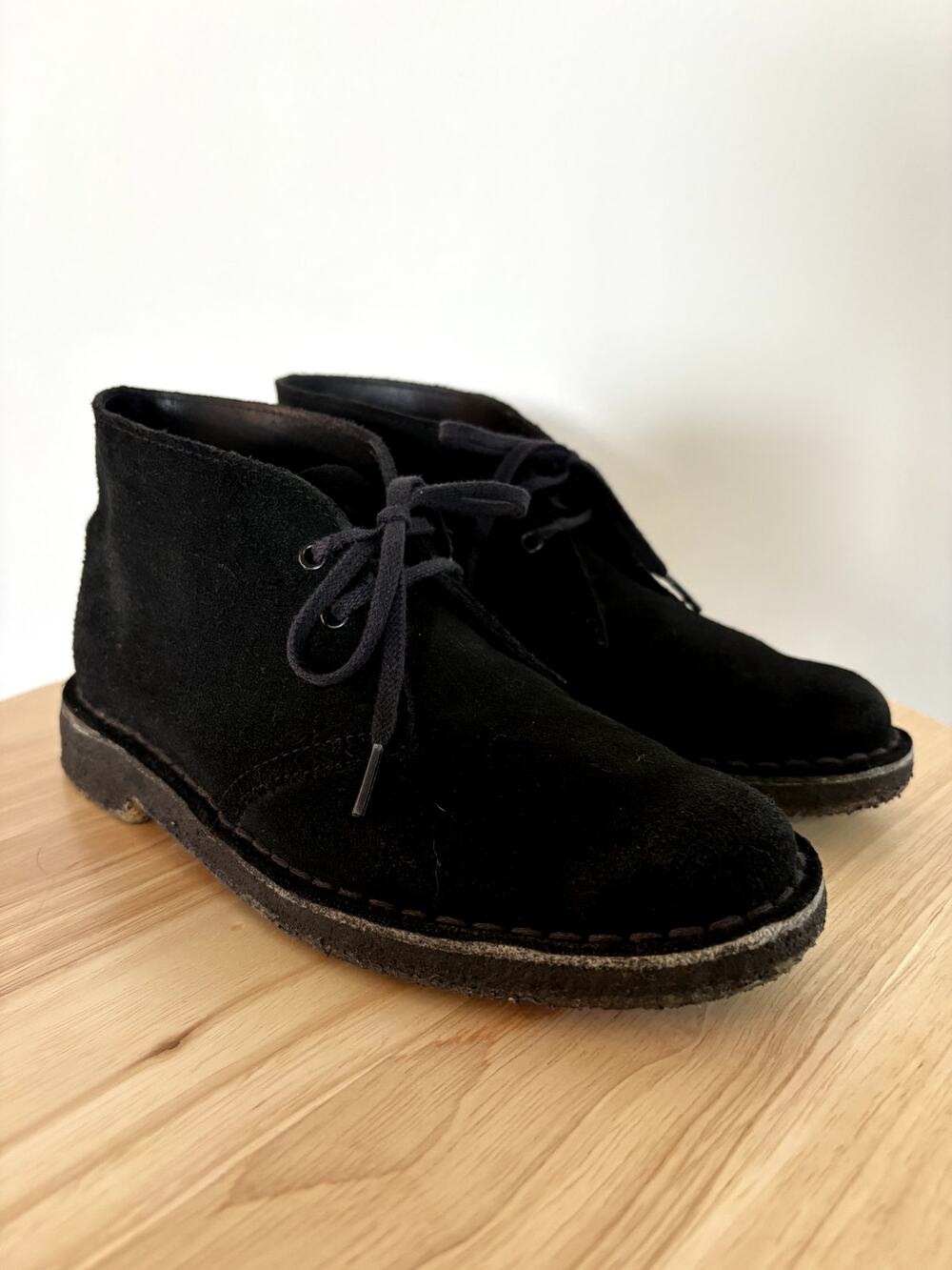 Clarks Originals Women's Suede Desert Boots (Black)